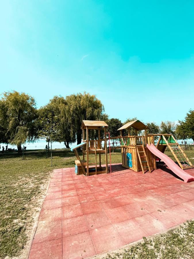 Marine Apartman By Bltn Шиофок Экстерьер фото